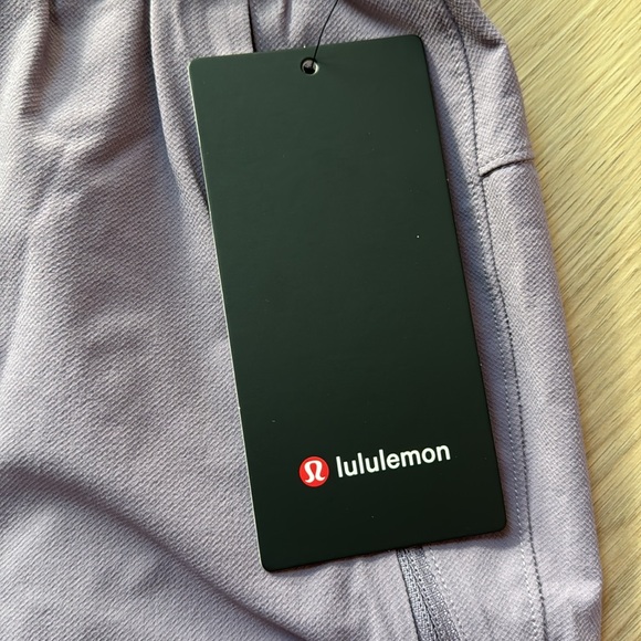 Lululemon License to Train Linerless Shorts 7 inch length - Picture 3 of 8